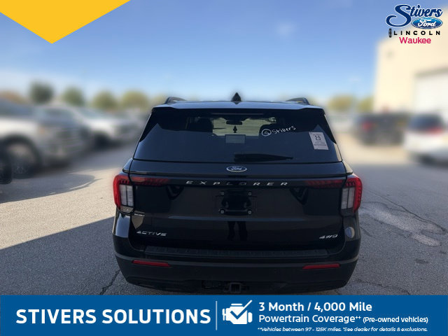 Used 2025 Ford Explorer Active AWD/4WD image 7