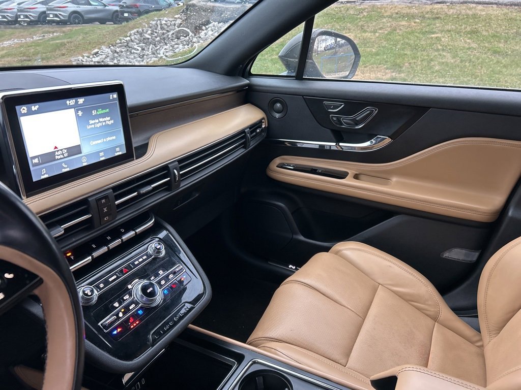 Used 2022 Lincoln Corsair Reserve w/ Equipment Group 201A image 10