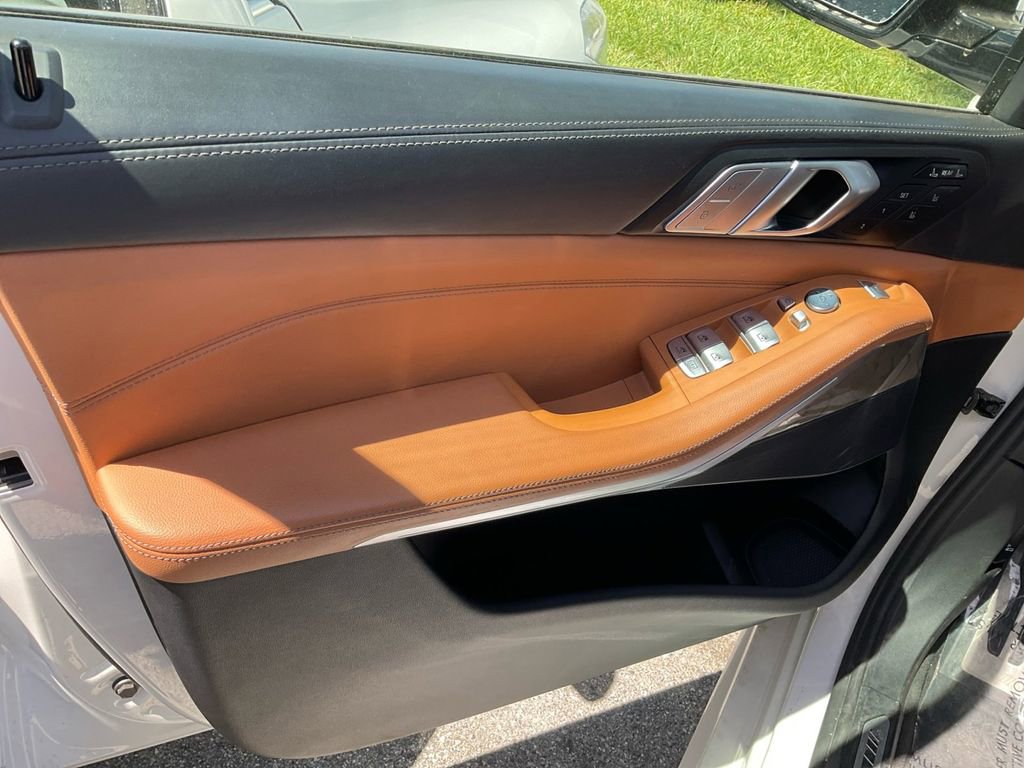 Used 2021 BMW X7 xDrive40i w/ M Sport Package image 12