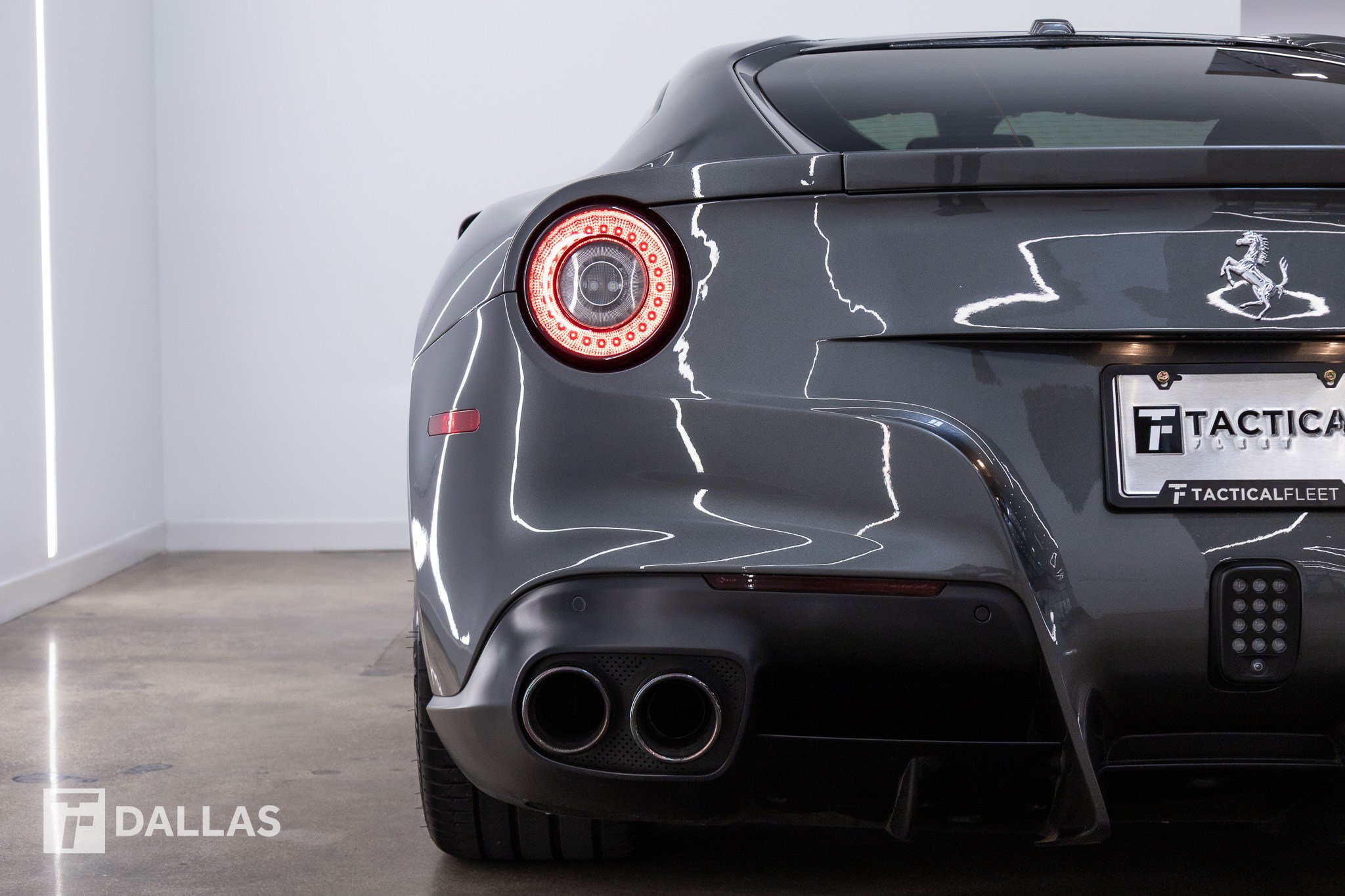 Used 2015 Ferrari F12 Berlinetta RWD image 18