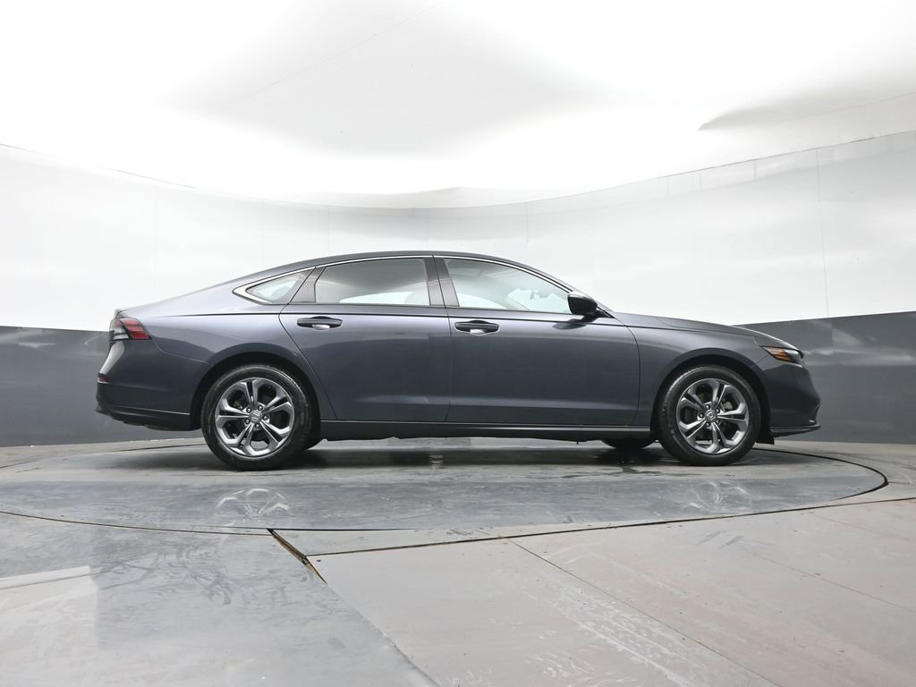 Used 2023 Honda Accord EX image 31