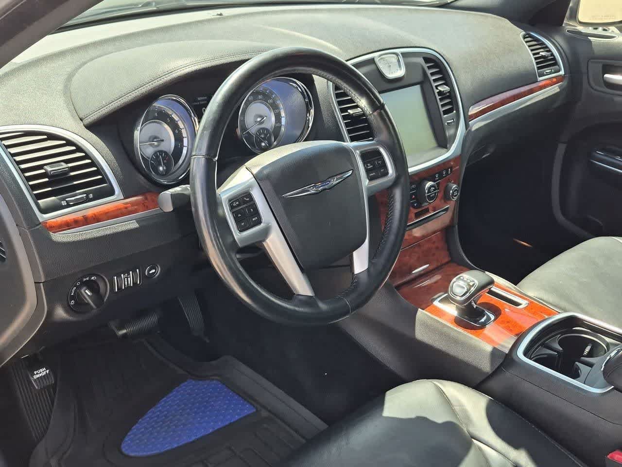 Used 2014 Chrysler 300 RWD video 2