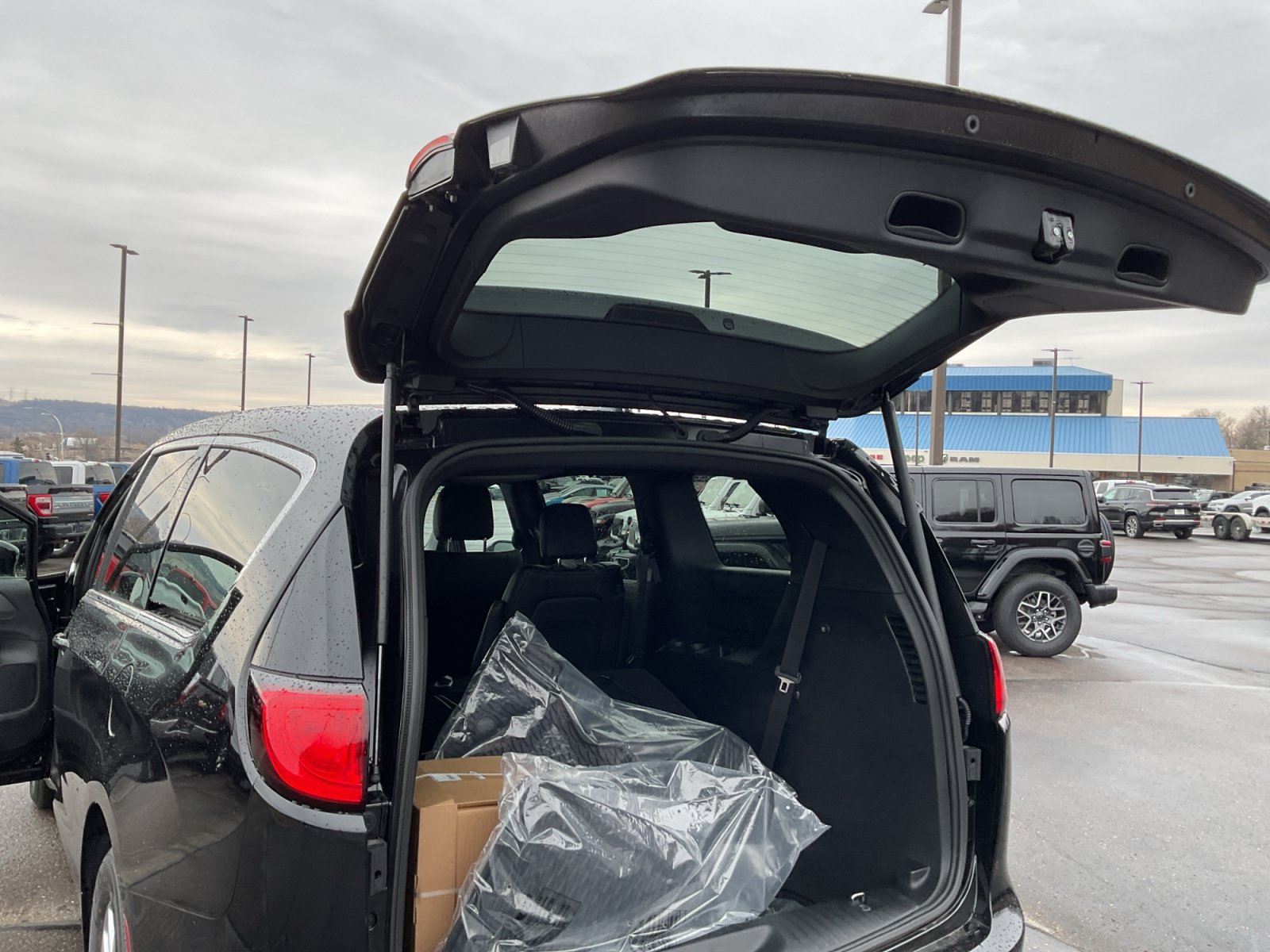 New 2026 Chrysler Voyager LX FWD image 34
