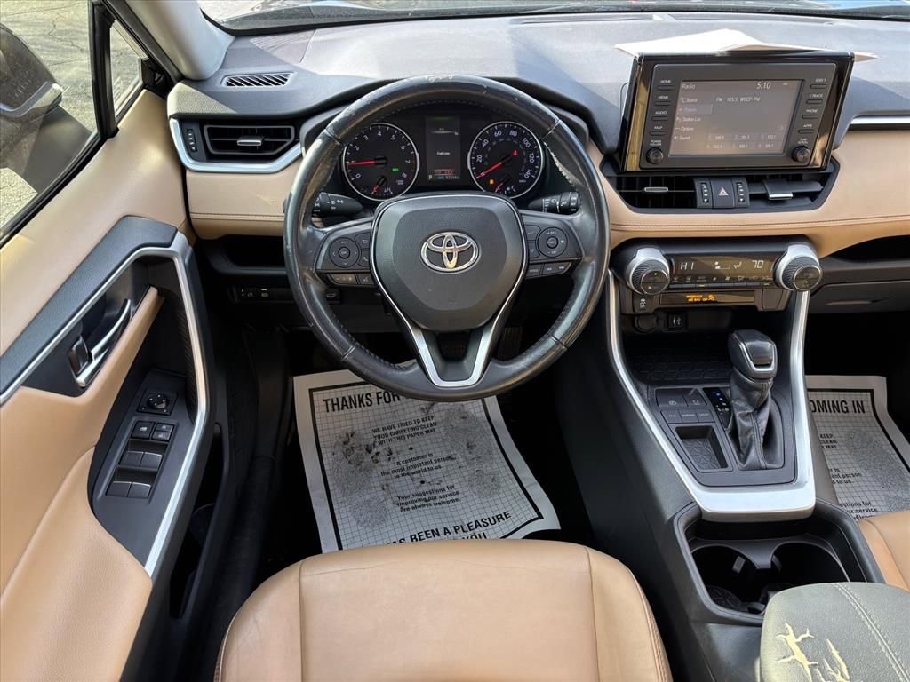 Used 2019 Toyota RAV4 XLE Premium image 3