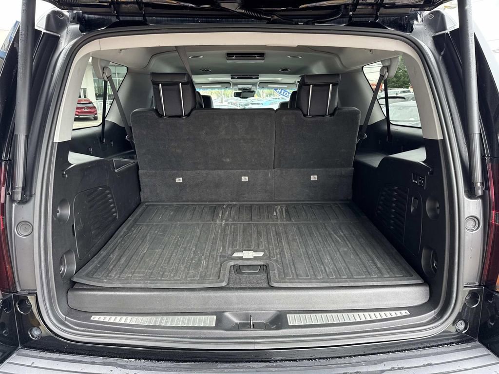 Used 2018 Chevrolet Suburban LT AWD/4WD image 9