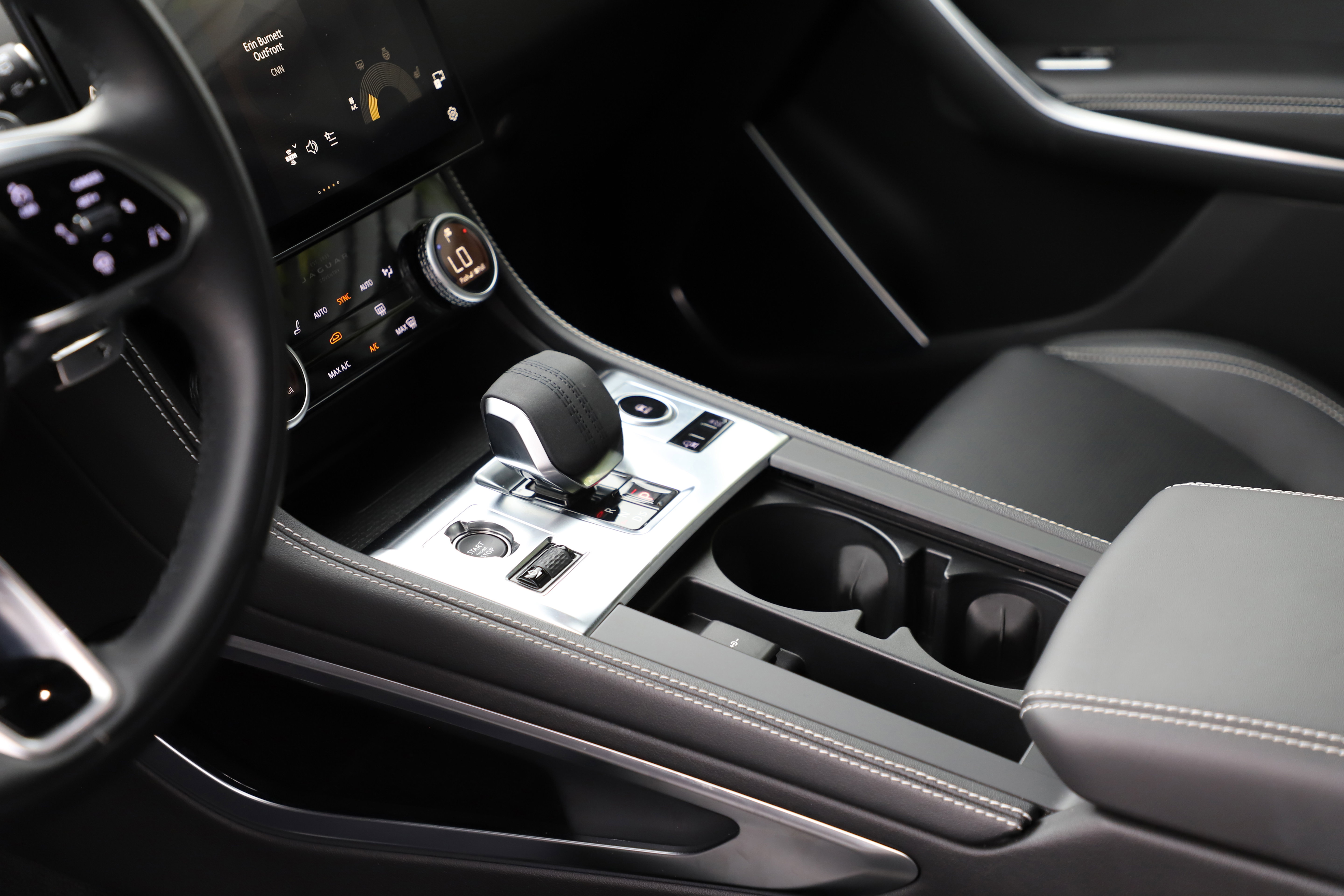 Certified 2025 Jaguar F-PACE R-Dynamic S AWD/4WD image 21
