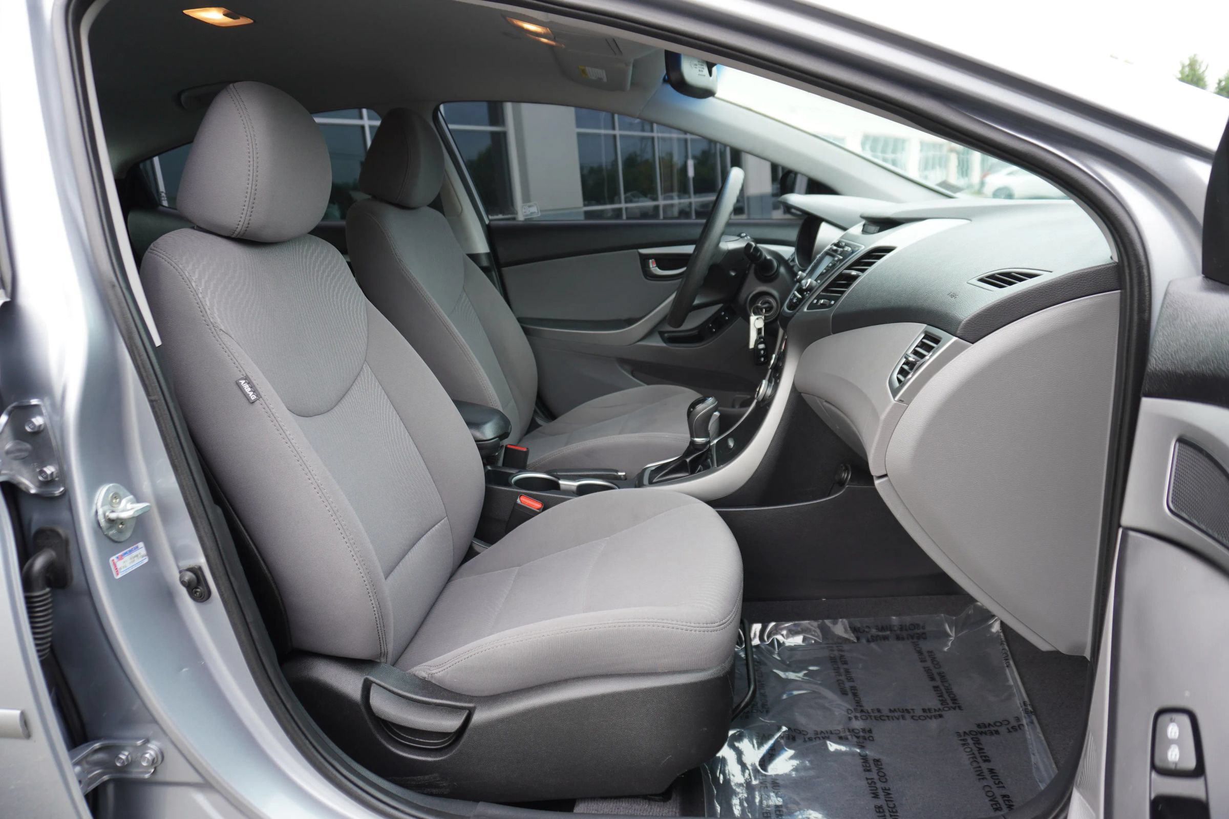 Used 2015 Hyundai Elantra SE w/ Option Group 02 FWD image 12