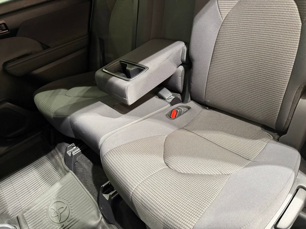 Certified 2025 Toyota Highlander LE AWD/4WD image 19