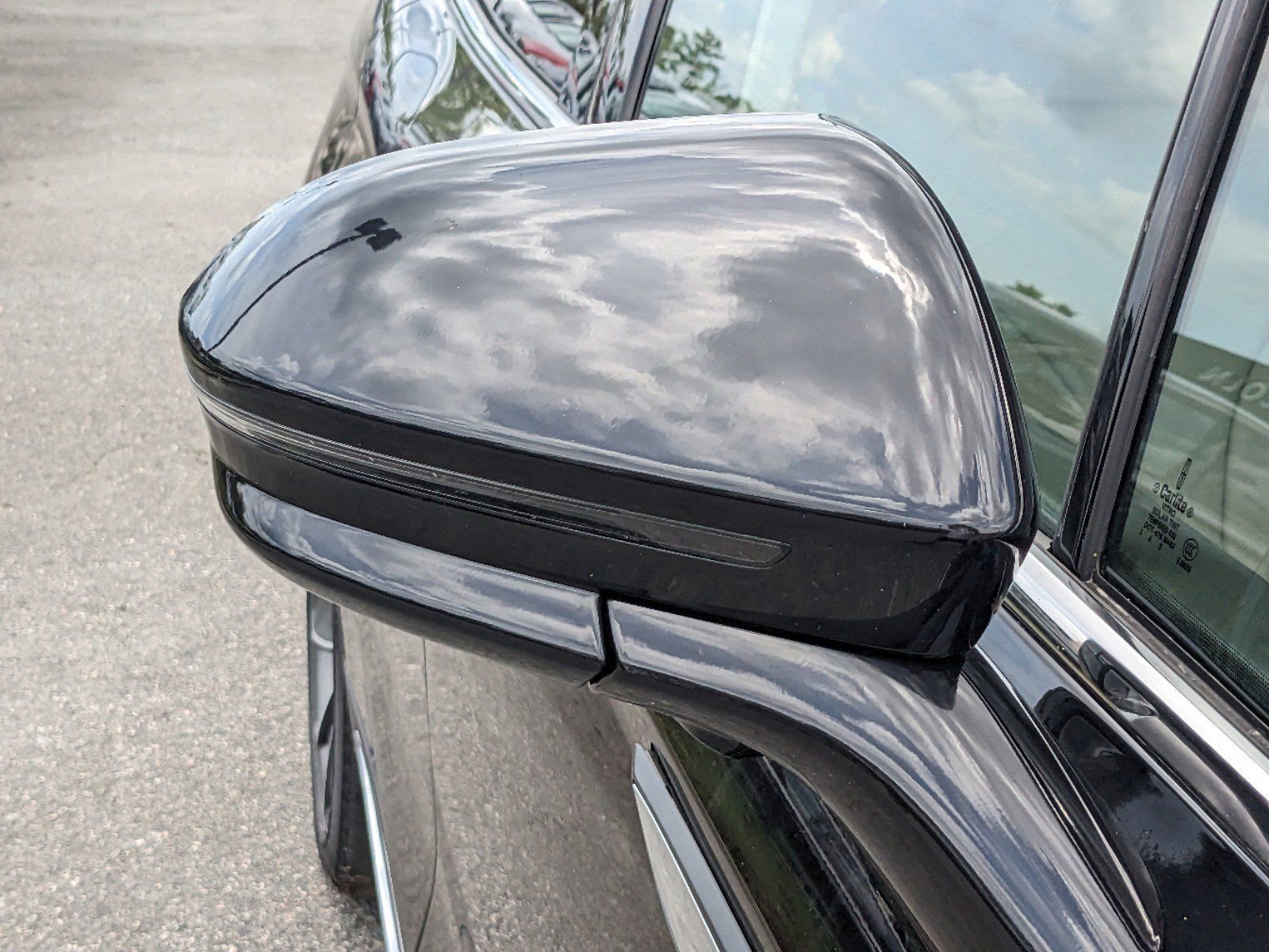 Certified 2023 Lincoln Nautilus Reserve w/ Equipment Group 202A image 11