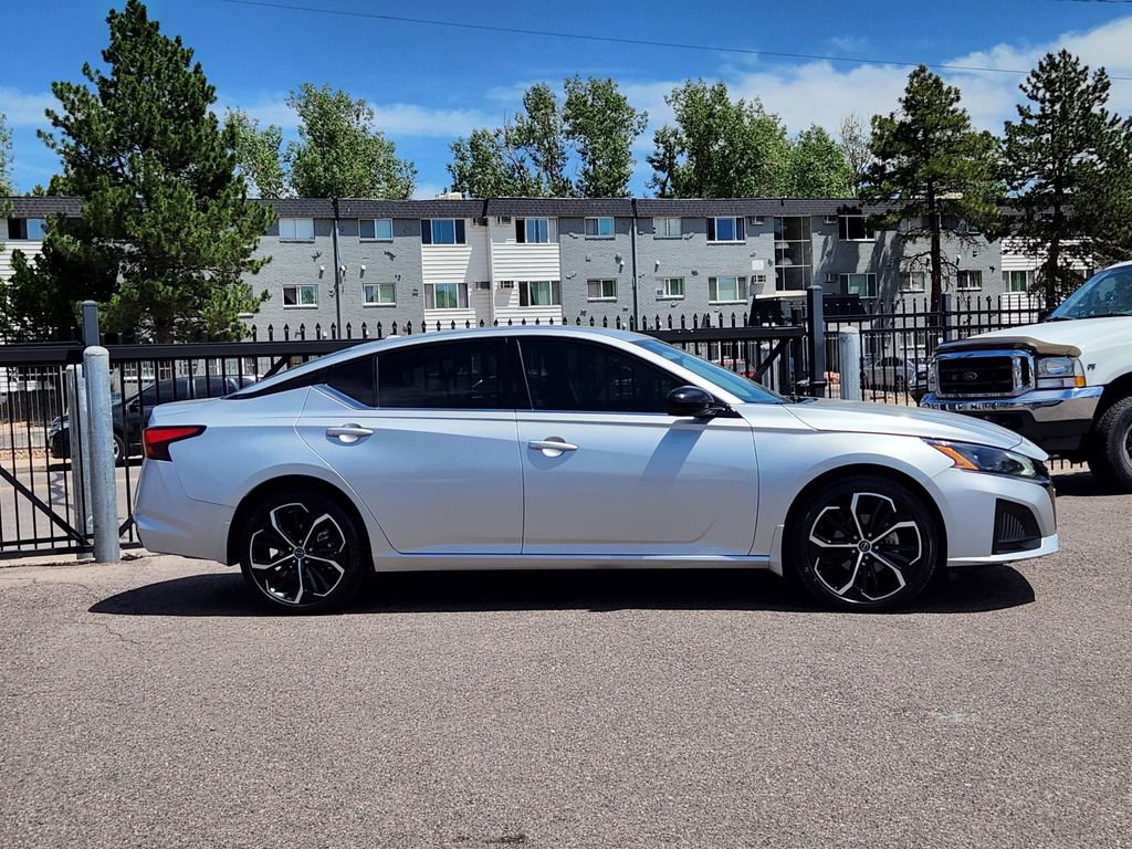 Used 2024 Nissan Altima 2.5 SR AWD/4WD image 4