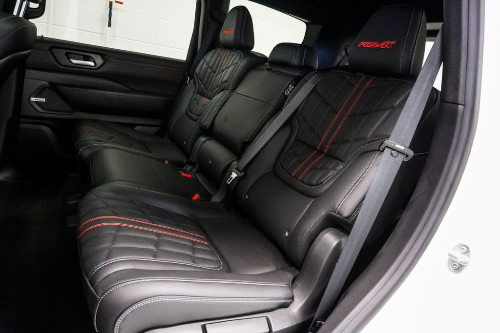 Used 2025 Nissan Armada PRO-4X w/ Pro-4X Premium Package image 9