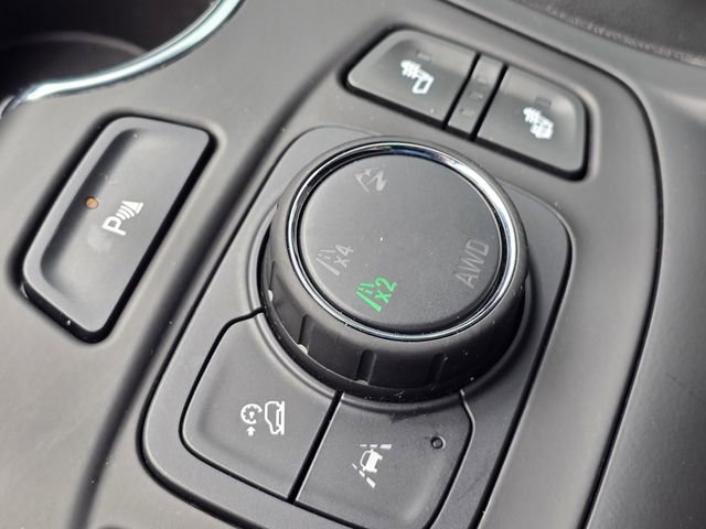 Used 2024 GMC Terrain SLT w/ Tech Package AWD/4WD image 36