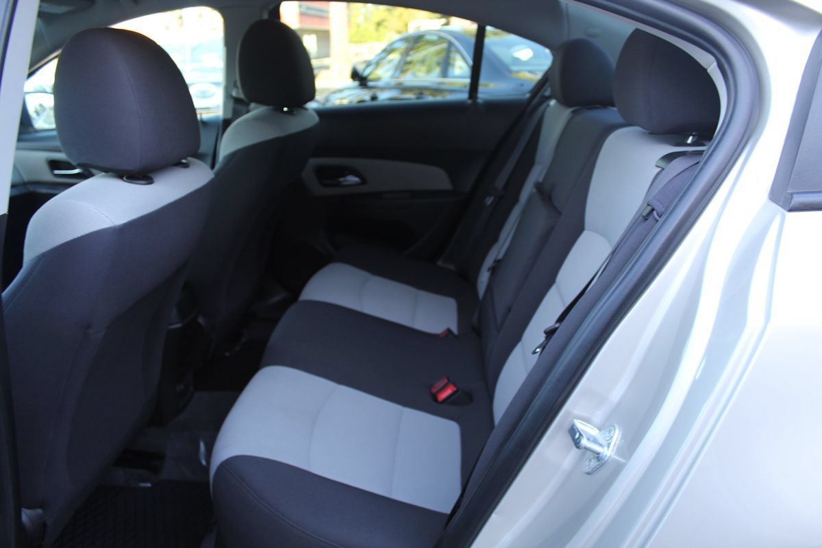 Used 2014 Chevrolet Cruze LS FWD image 21