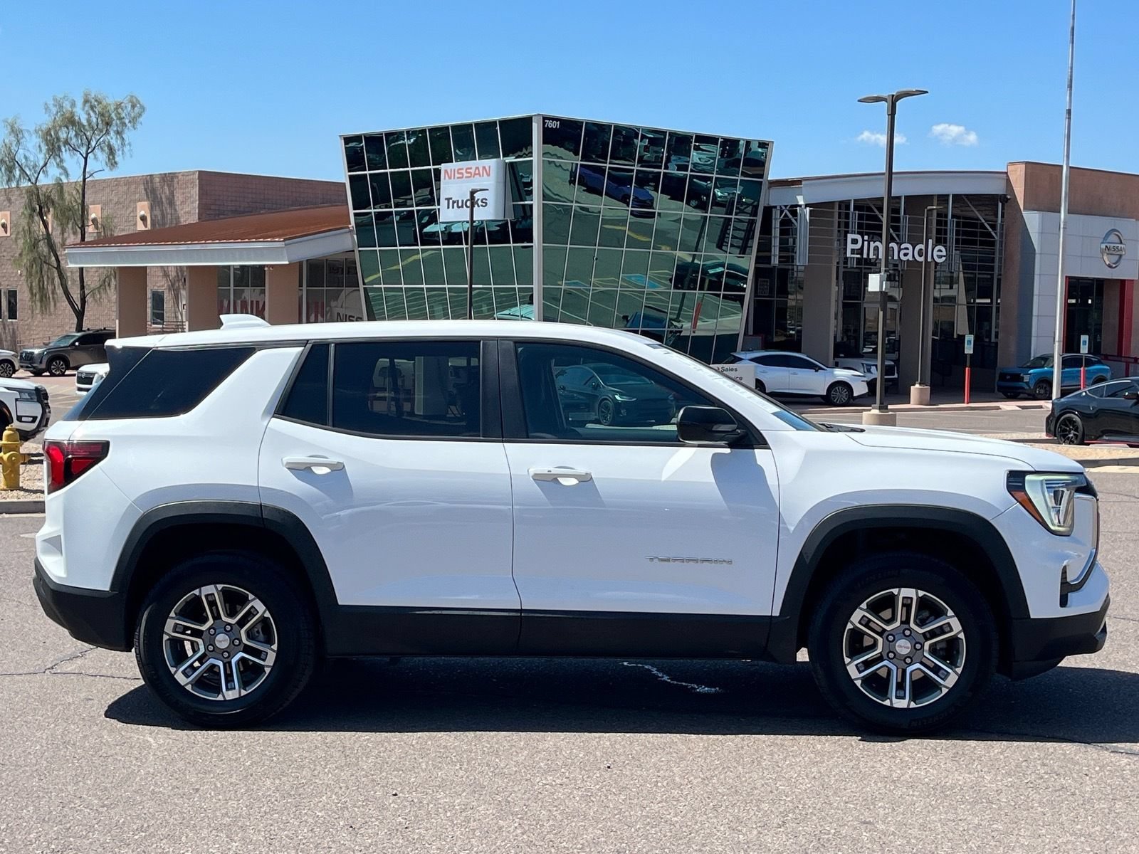 Used 2025 GMC Terrain Elevation FWD image 6
