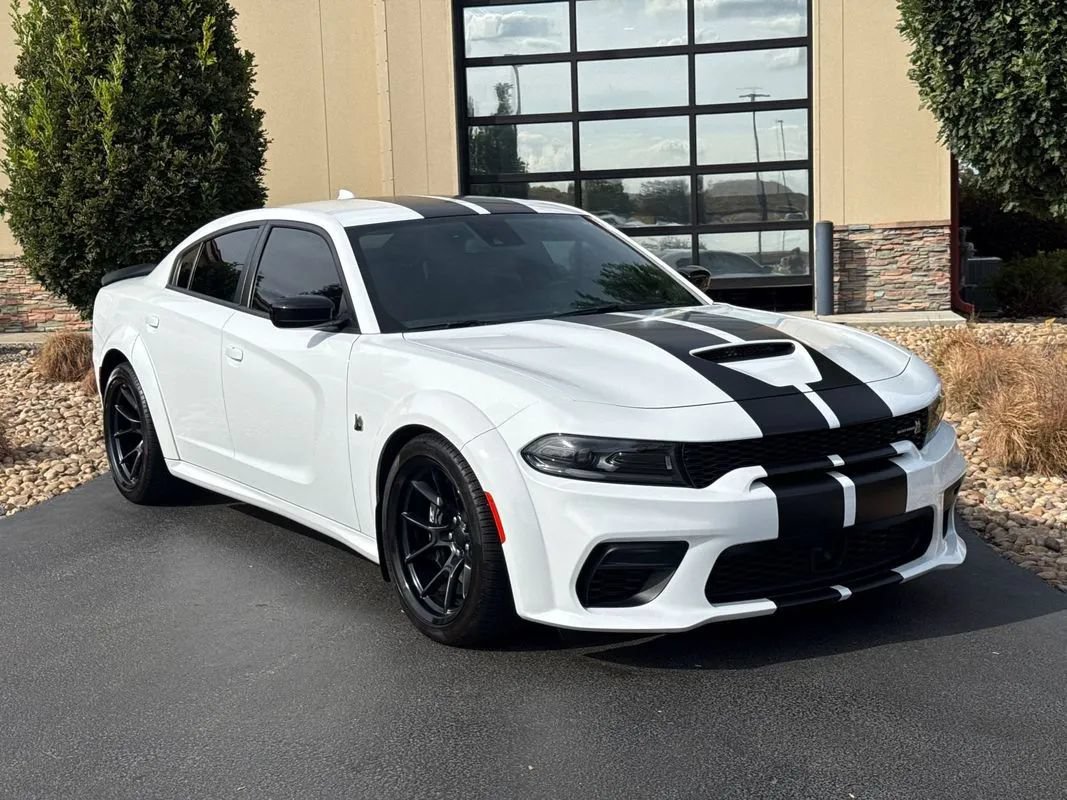 Used 2023 Dodge Charger Scat Pack RWD image 3