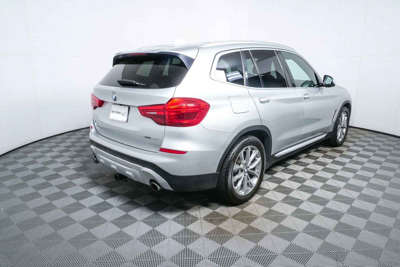 Used 2019 BMW X3 sDrive30i w/ Driving Assistance Package RWD image 3
