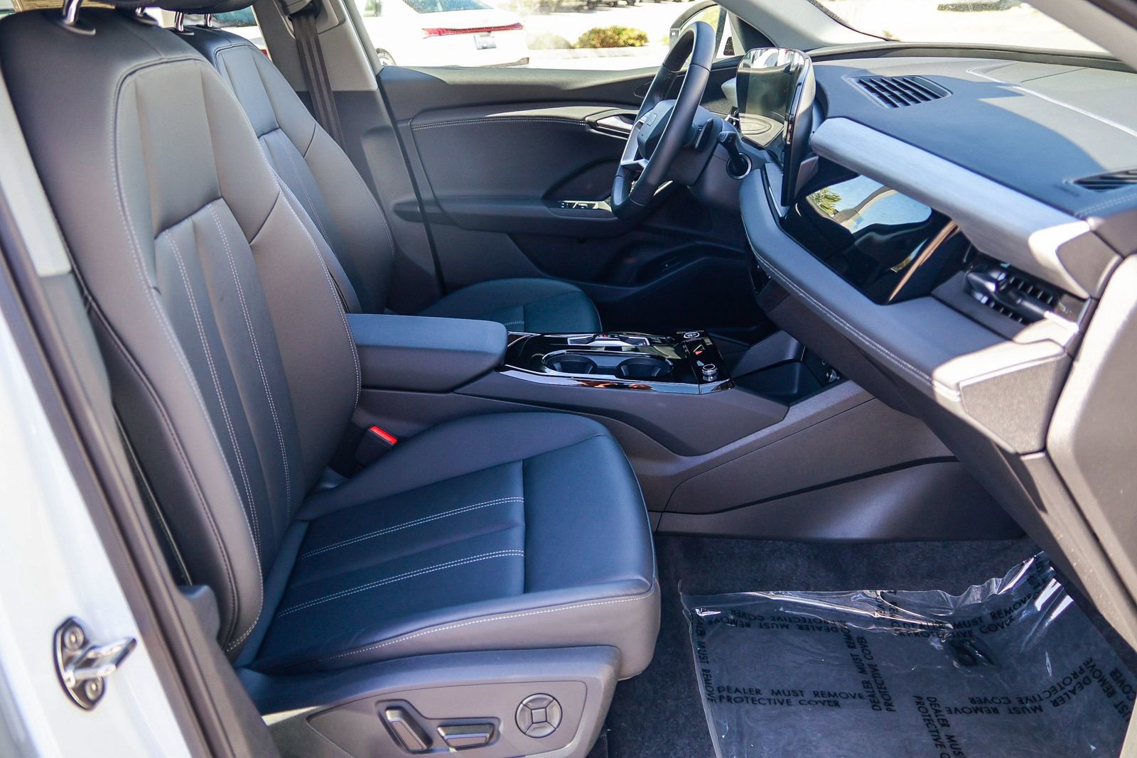 Certified 2025 Audi Q6 e-tron Premium w/ Convenience Package image 18