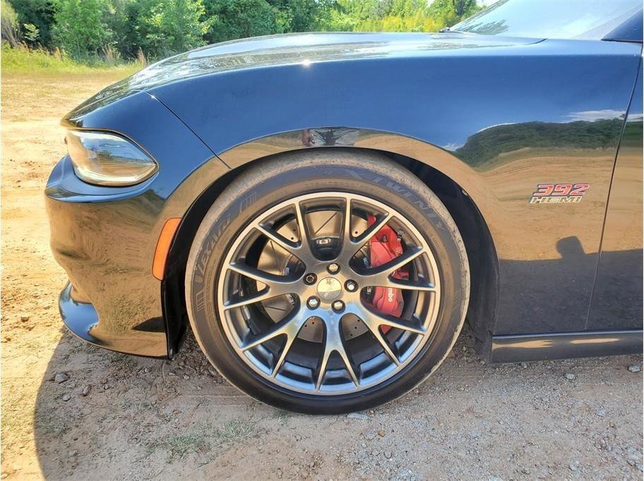 Used 2016 Dodge Charger SRT w/ Harman/Kardon Audio Group RWD image 3