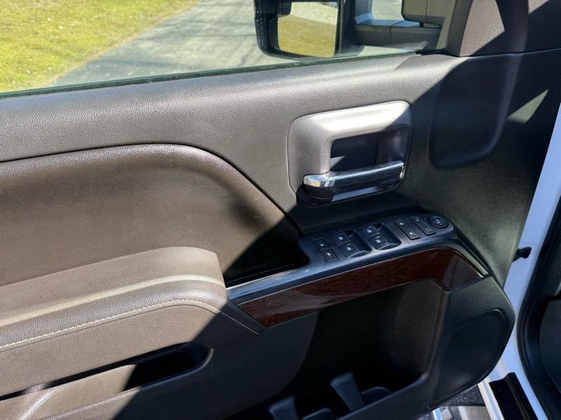 Used 2017 GMC Sierra 2500 SLE w/ HD SLE Preferred Plus Package image 15