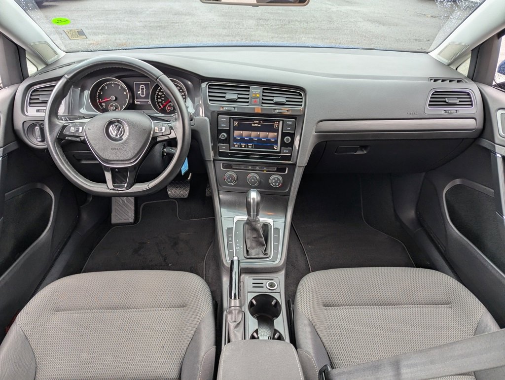 Used 2019 Volkswagen Golf S image 21