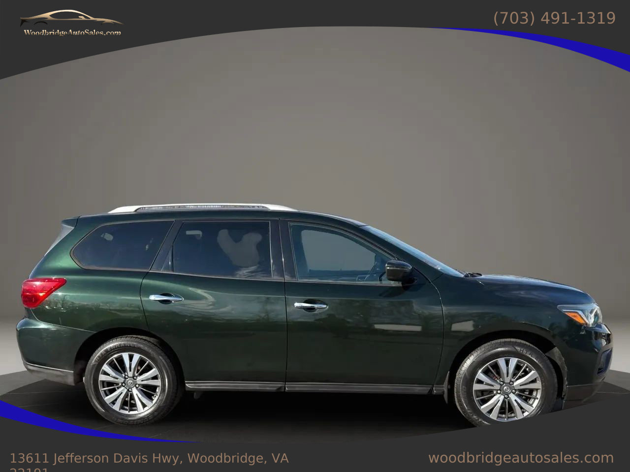 Used 2018 Nissan Pathfinder SV w/ SV Tech Package image 3