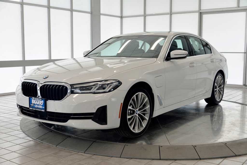 Used 2021 BMW 530e xDrive AWD/4WD image 4