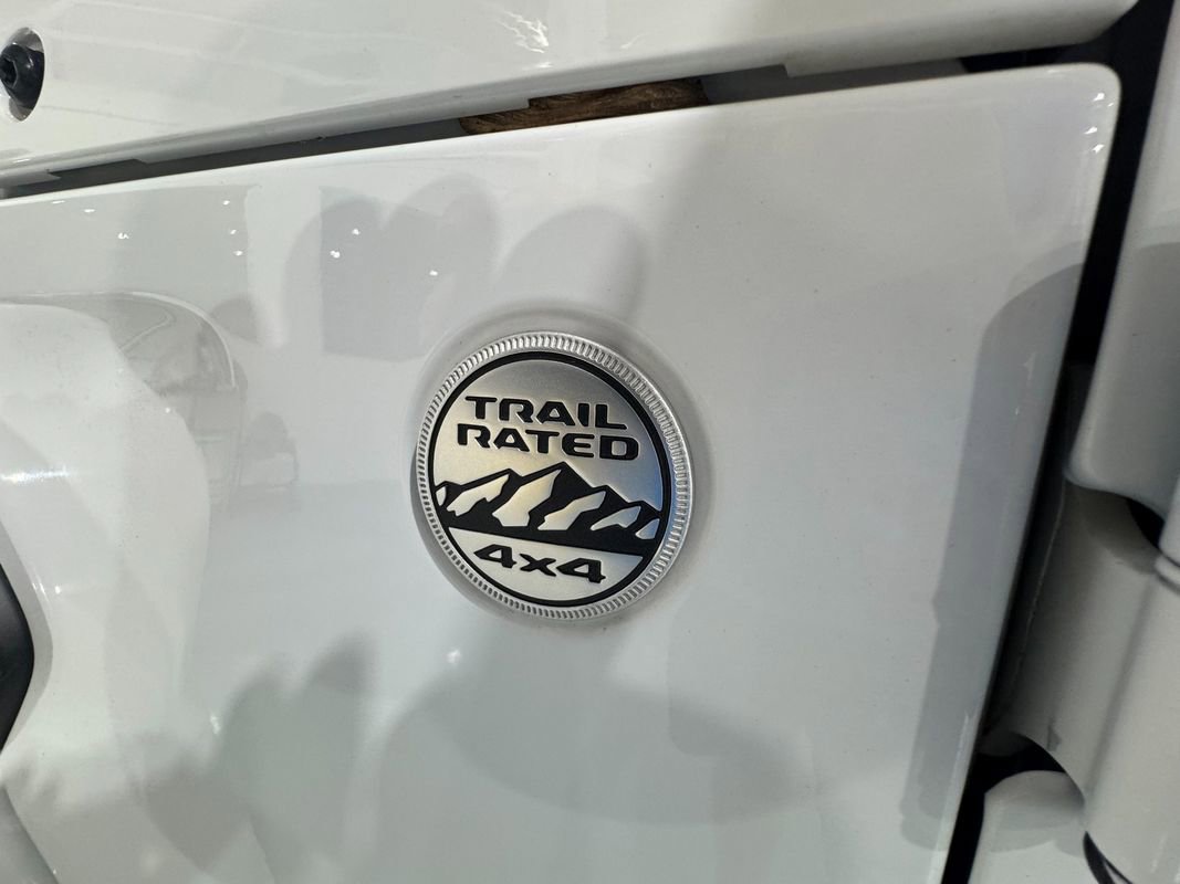 Used 2018 Jeep Wrangler Unlimited Sahara image 43