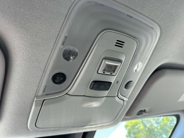 Used 2018 Toyota Prius Four Touring w/ Premium Convenience Package FWD image 33