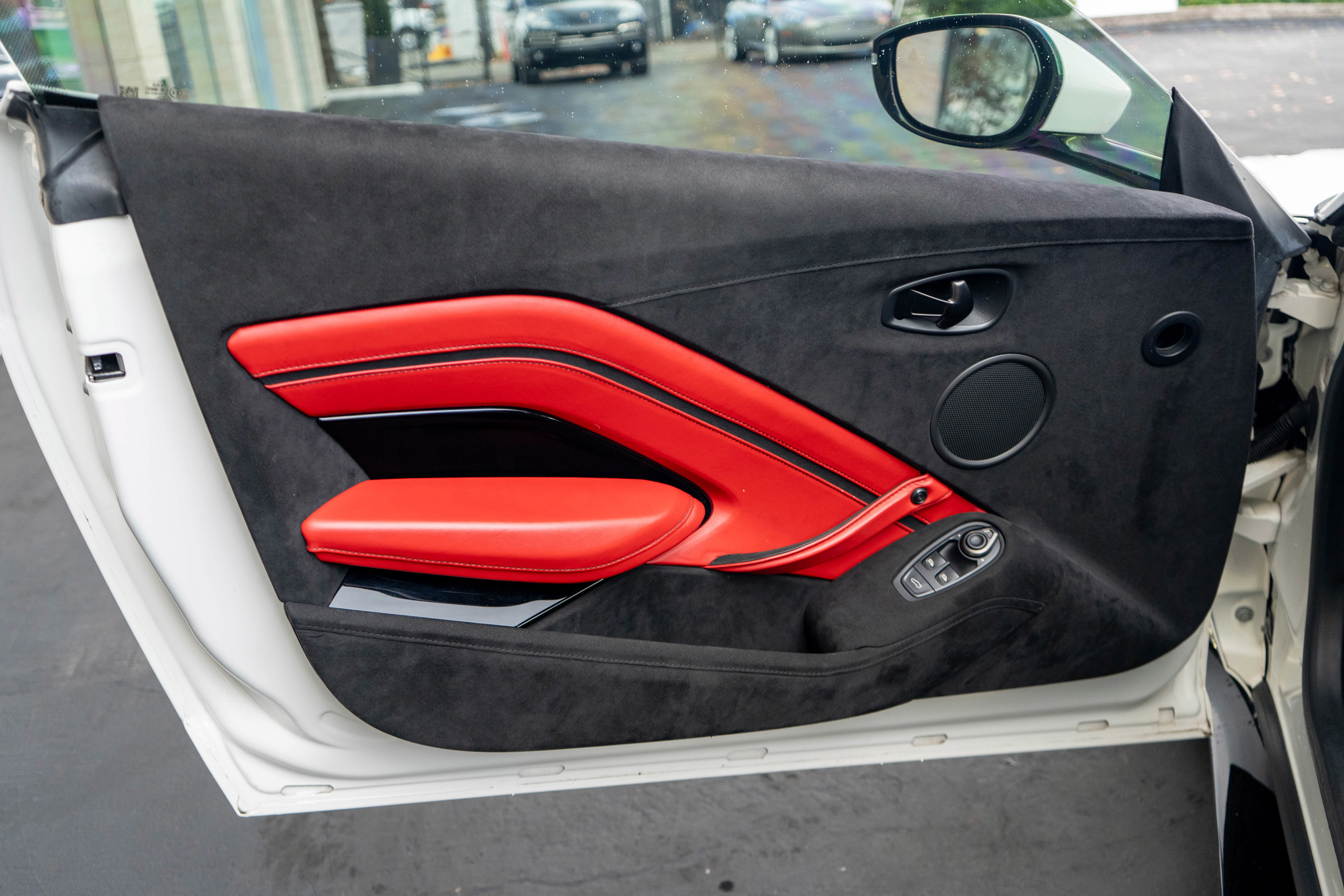 Used 2020 Aston Martin V8 Vantage Coupe RWD image 14
