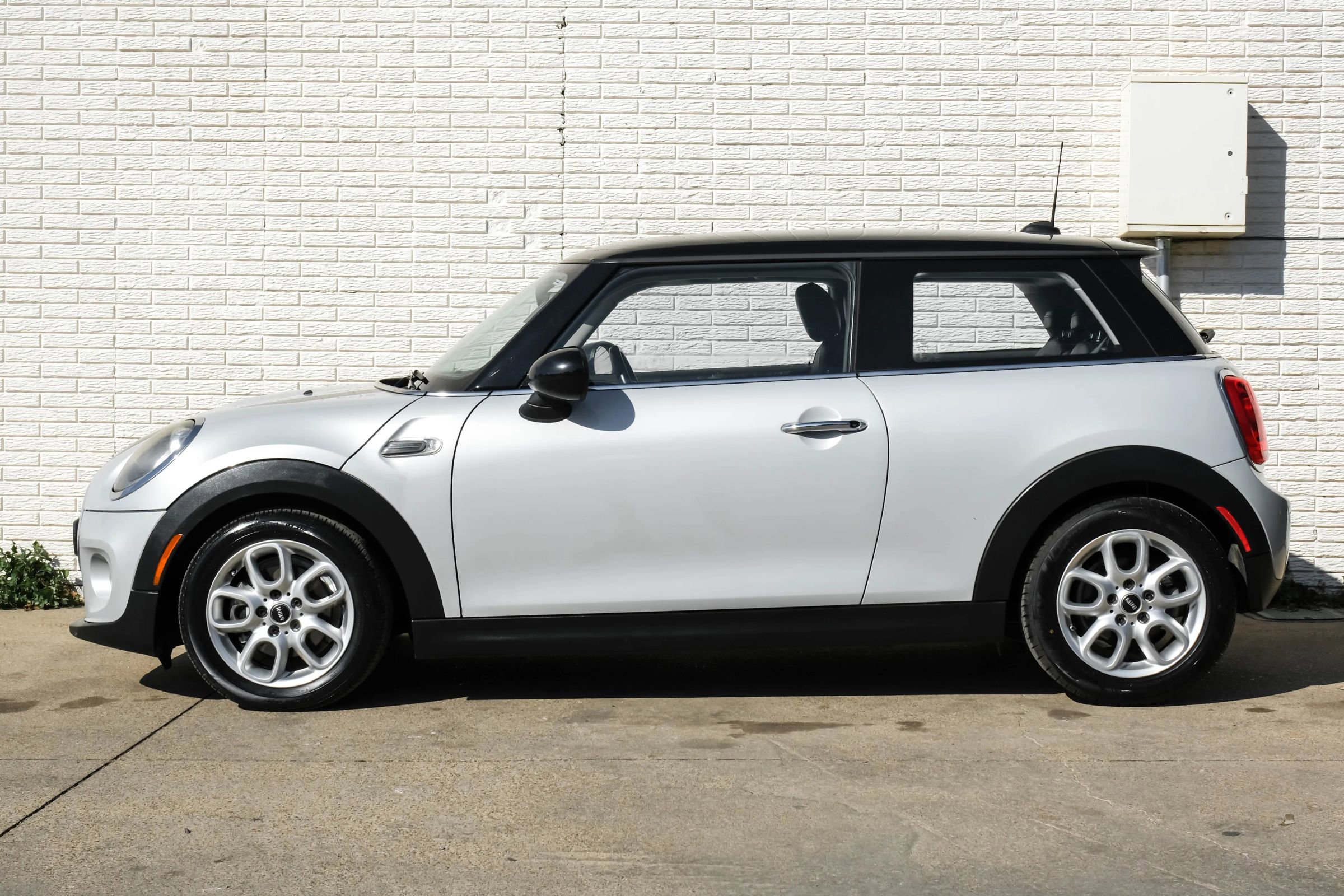 Used 2014 MINI Cooper 2-Door Hardtop image 10