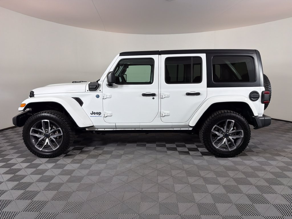 Used 2024 Jeep Wrangler Unlimited w/ Convenience Group AWD/4WD image 6