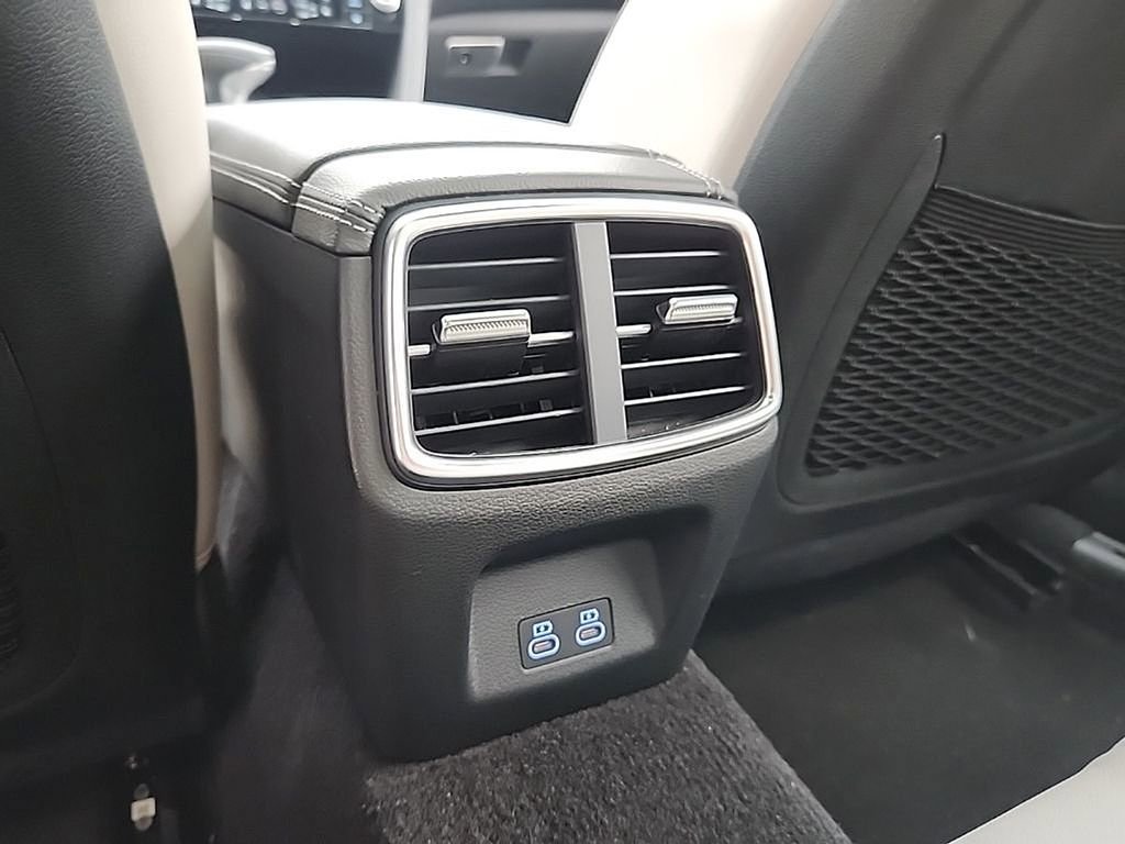 Used 2025 Genesis G70 2.5T w/ Sport Prestige Package image 19