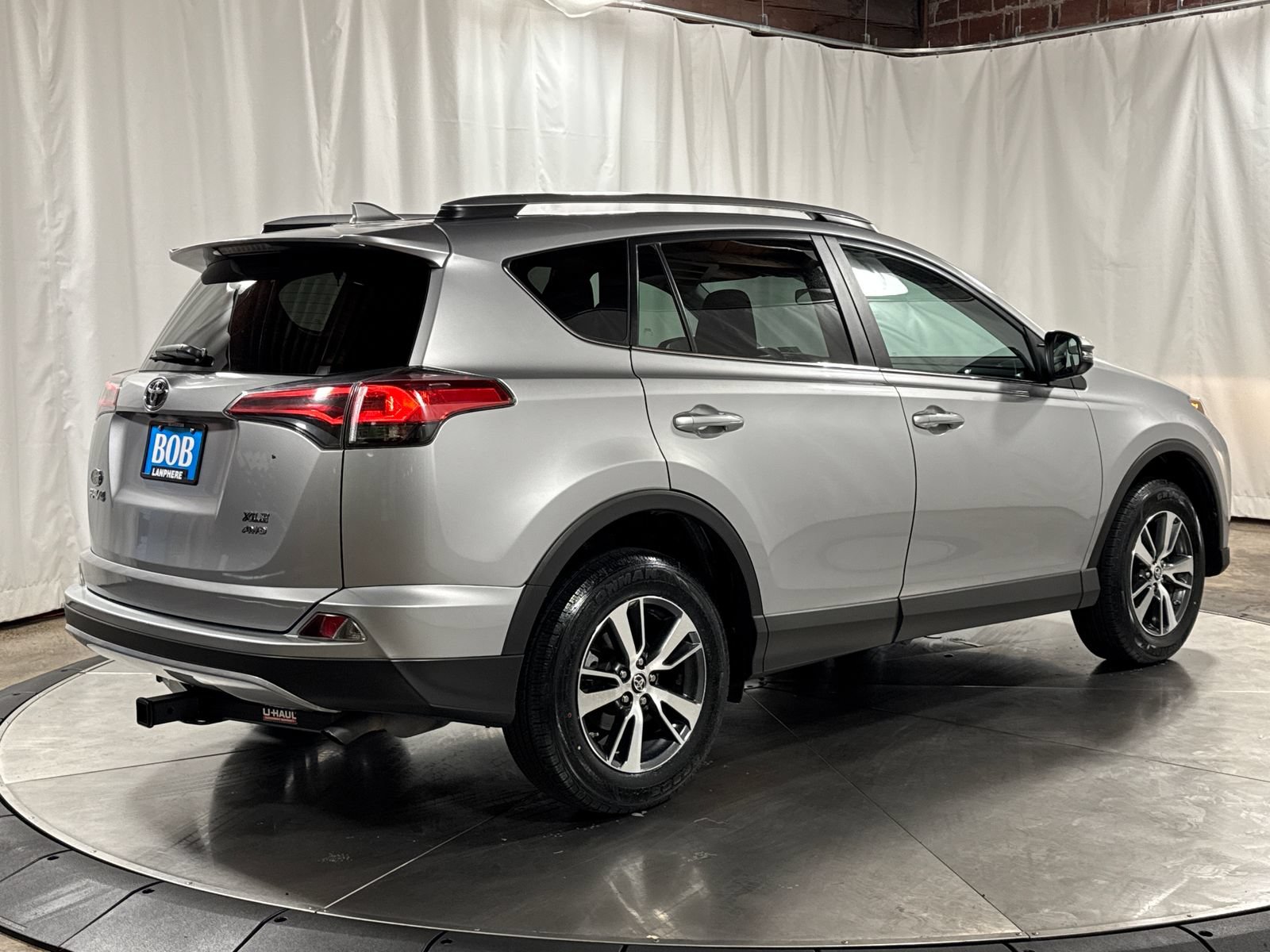 Used 2017 Toyota RAV4 XLE AWD/4WD image 10