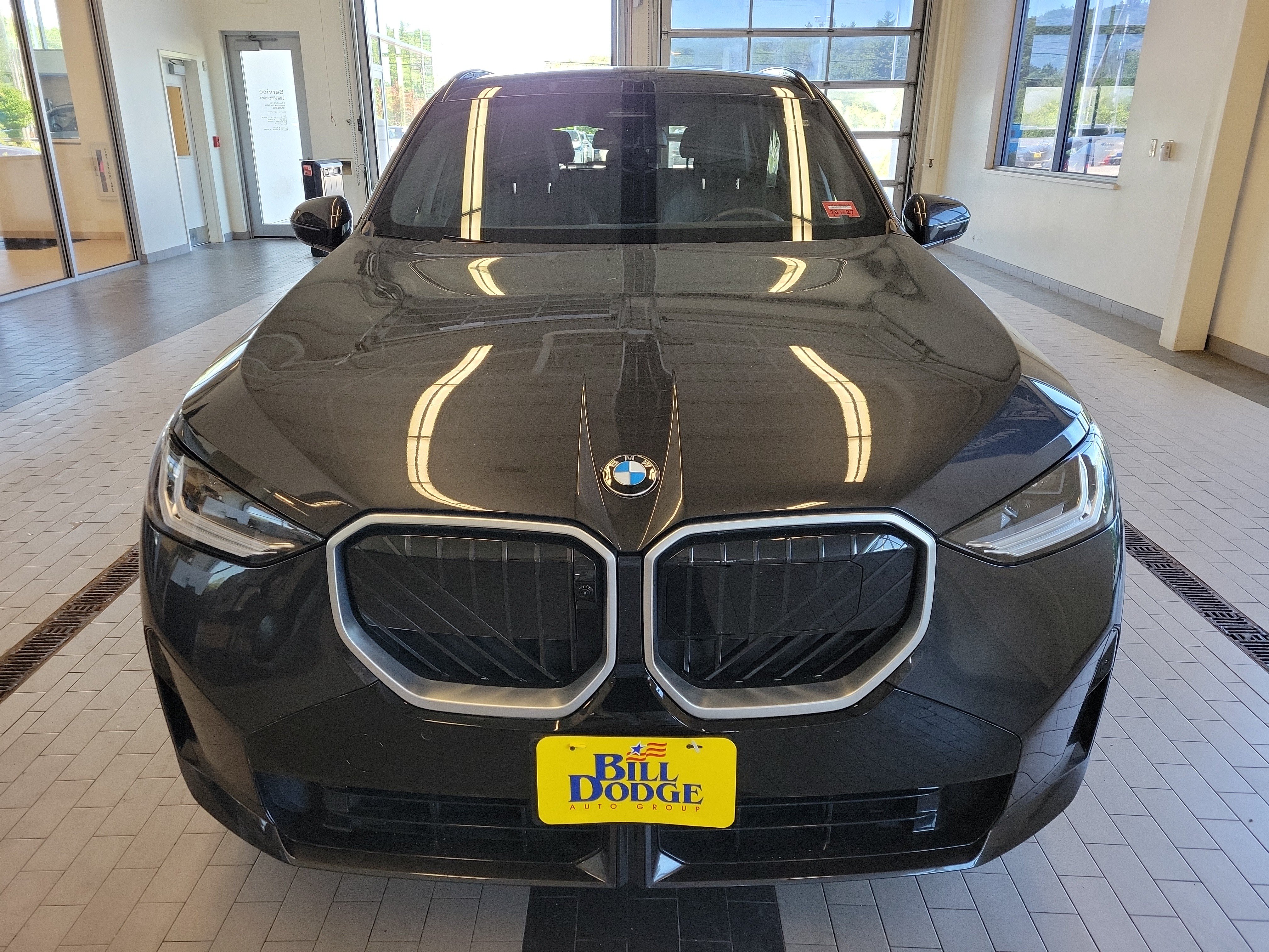 Used 2025 BMW X3 xDrive30i w/ Premium Package AWD/4WD image 2