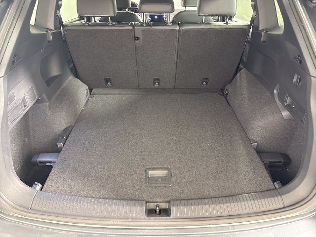 Certified 2023 Volkswagen Tiguan SEL R-Line AWD/4WD image 34