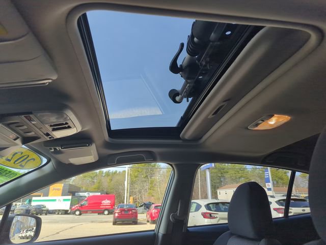 Used 2021 Subaru Crosstrek 2.0i Premium w/ Moonroof Package image 26