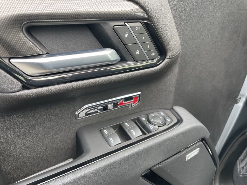 Used 2025 GMC Sierra 1500 AT4 w/ AT4 Premium Package image 6