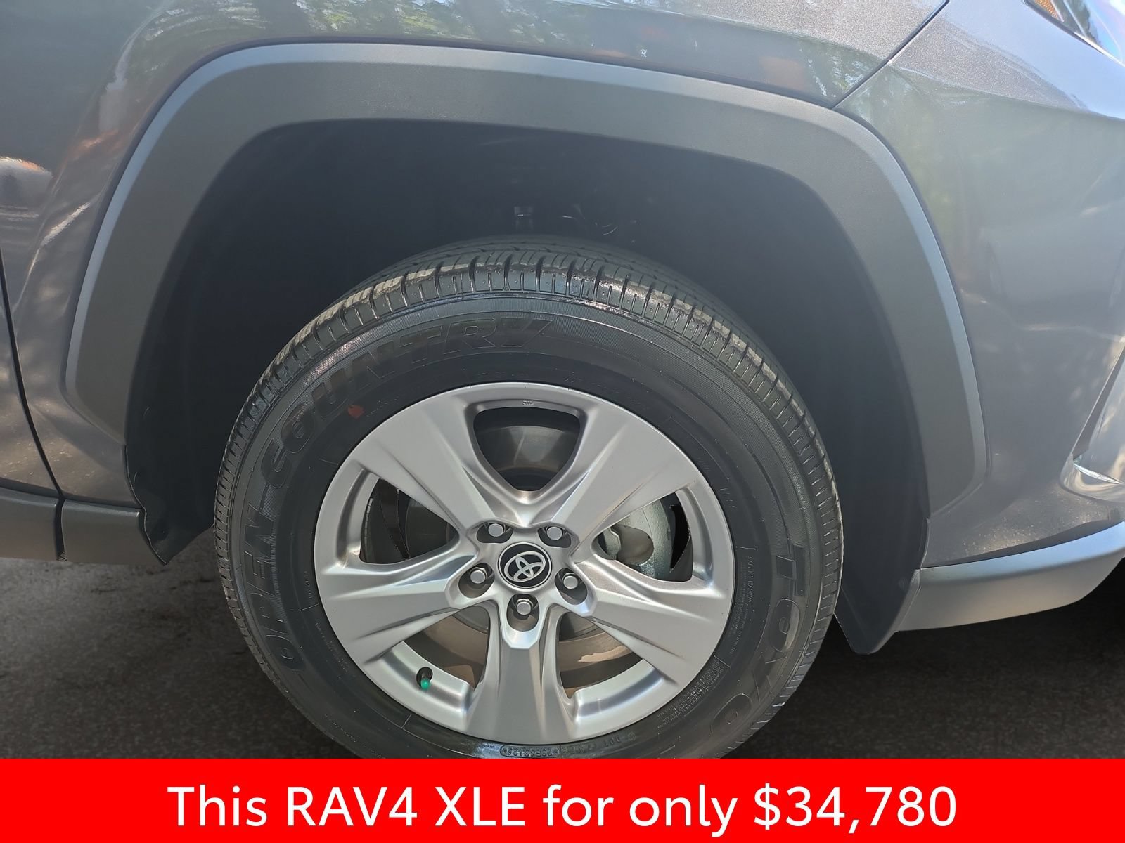Used 2025 Toyota RAV4 XLE FWD image 41