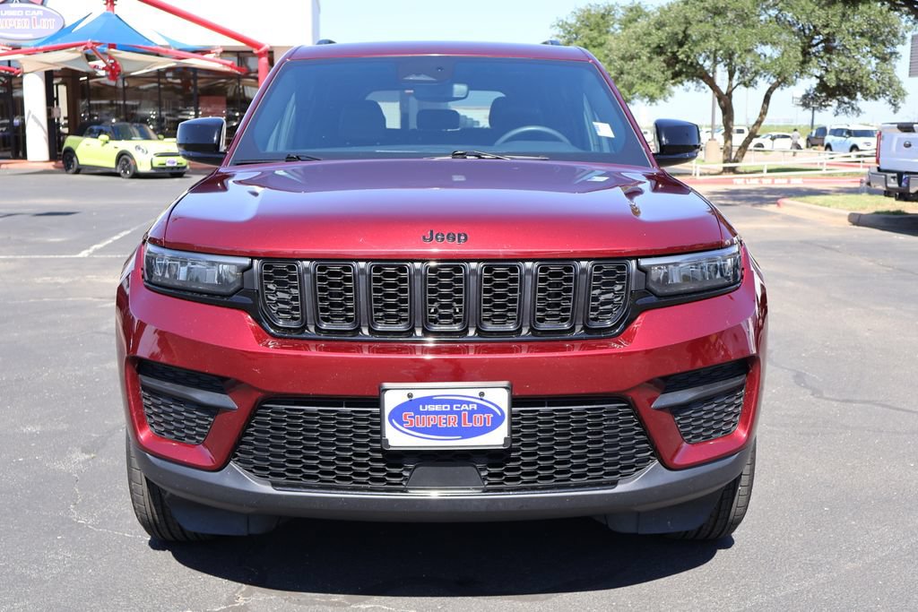 Used 2024 Jeep Grand Cherokee Altitude RWD image 8