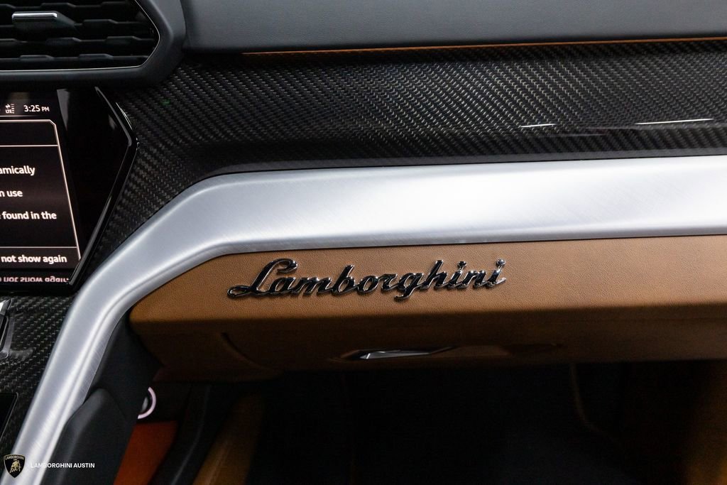 Used 2022 Lamborghini Urus image 46