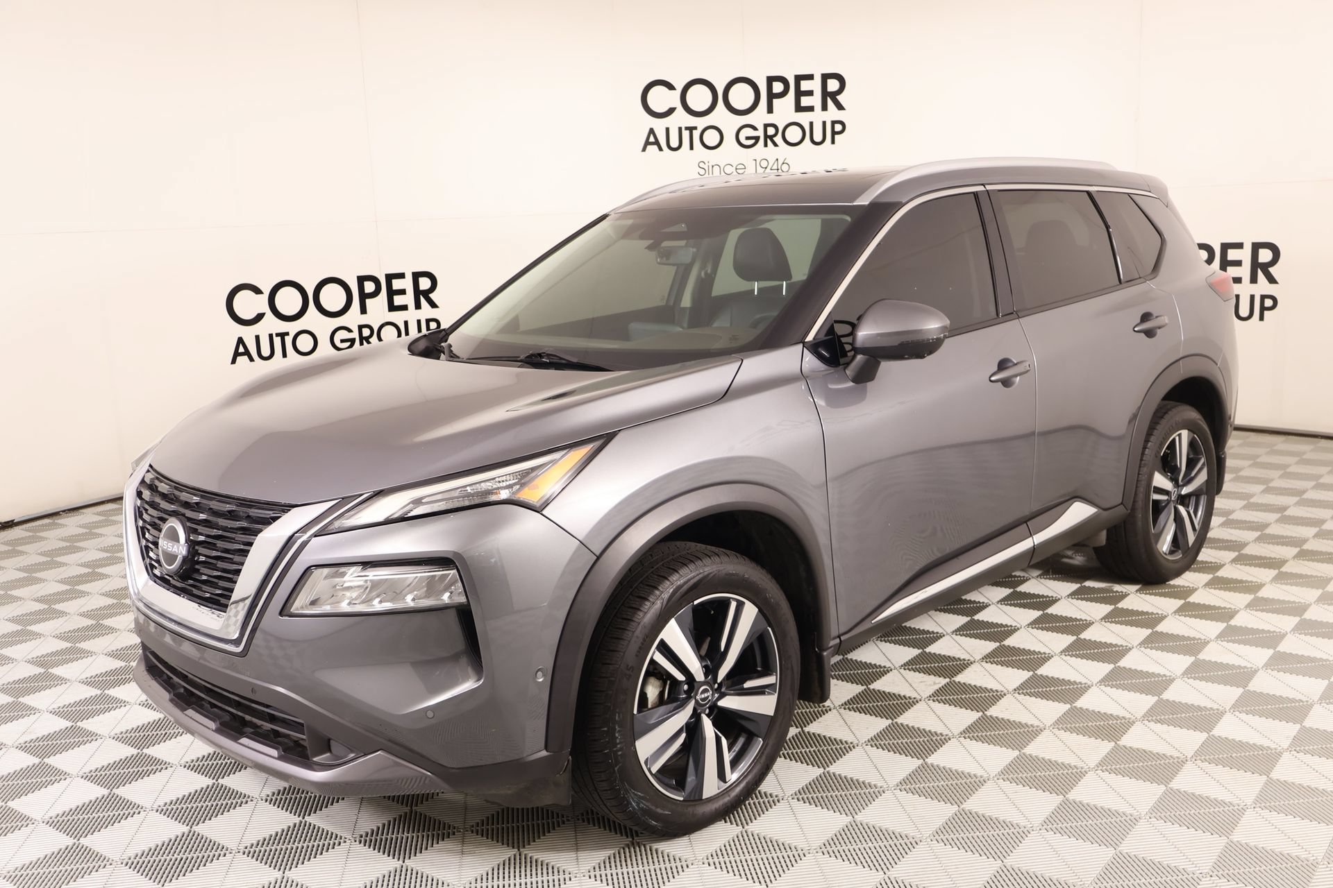 Used 2023 Nissan Rogue SL w/ SL Premium Package FWD image 11