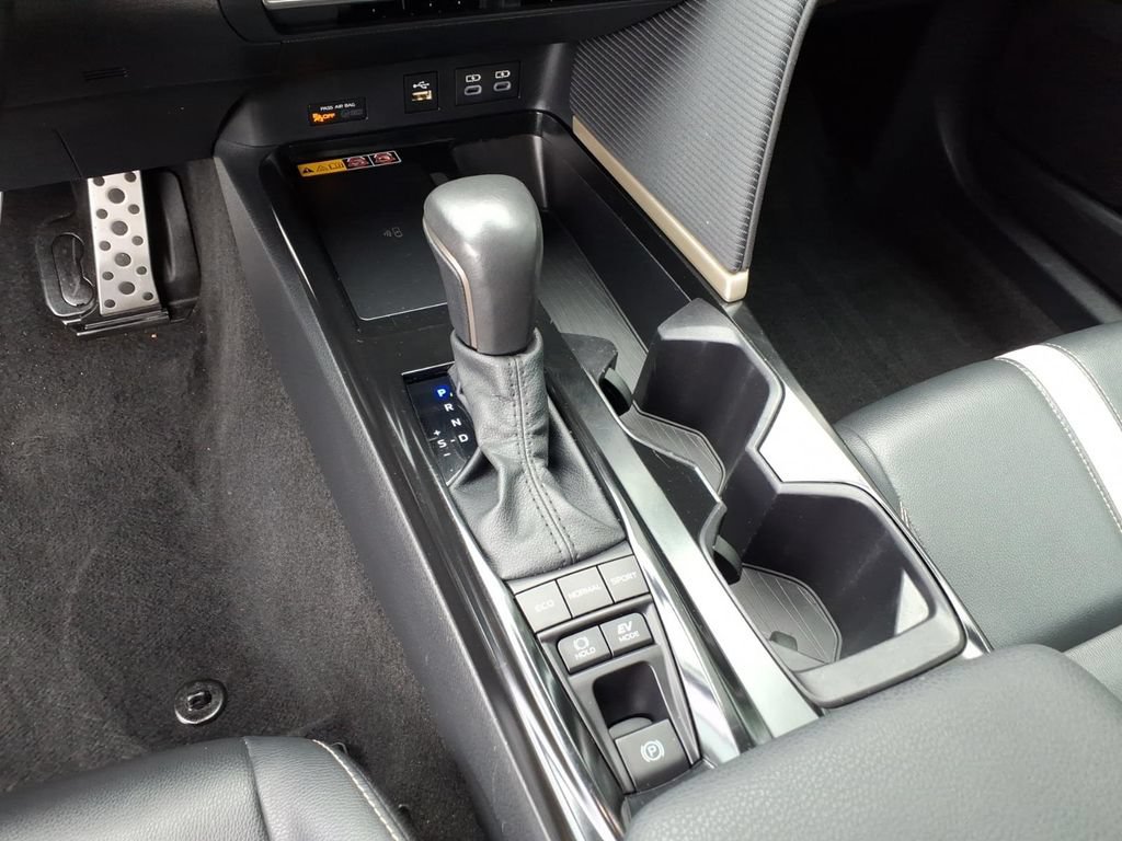 Used 2025 Toyota Camry SE FWD image 27