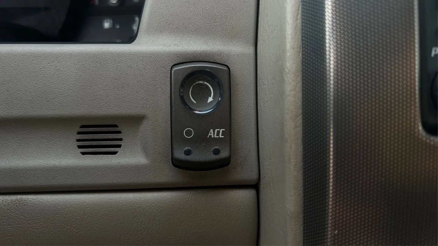 Used 2005 Cadillac XLR RWD image 43