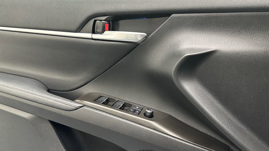 Used 2023 Toyota Camry XSE w/ Navigation Package image 16