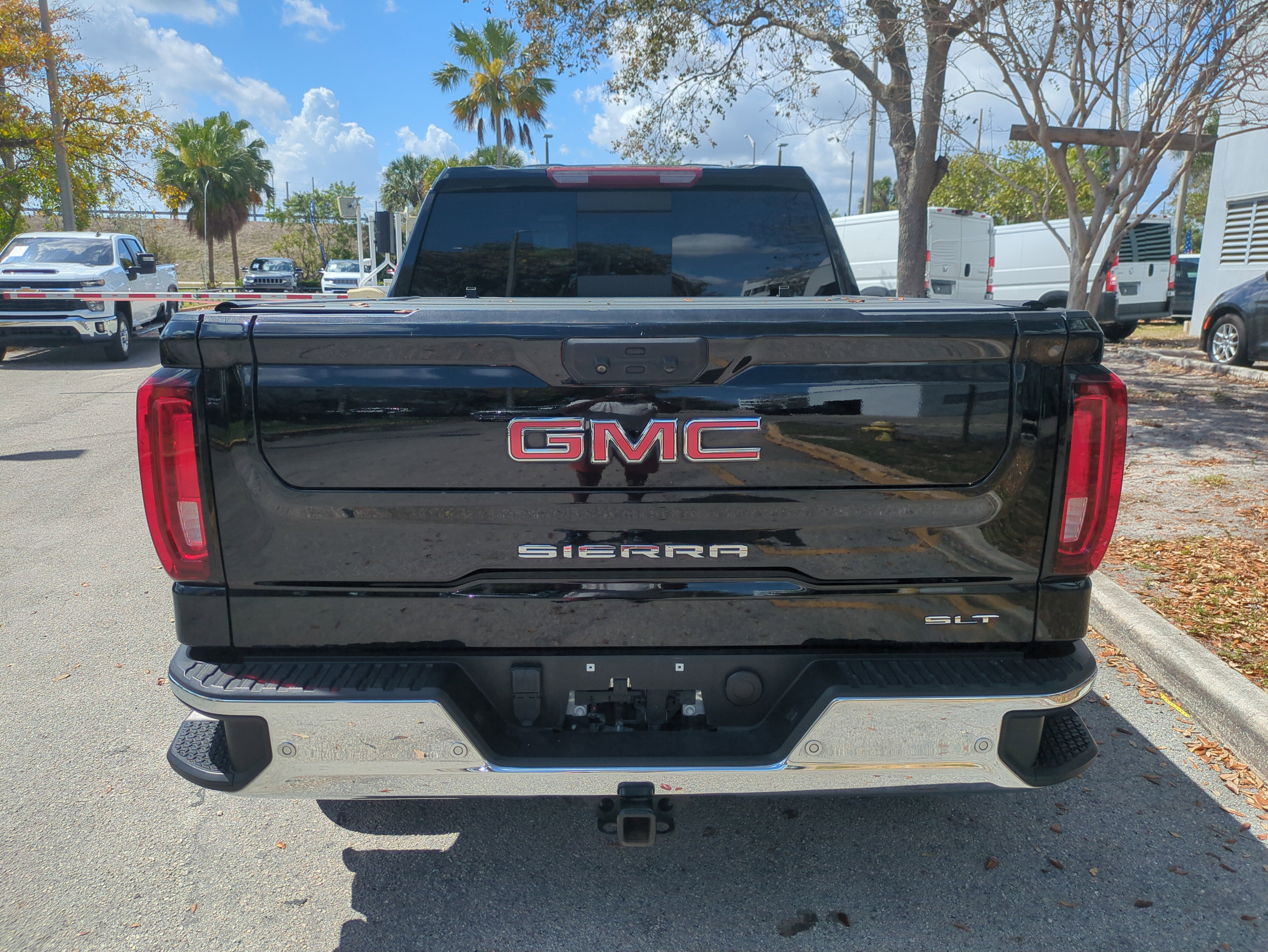 Used 2023 GMC Sierra 1500 SLT w/ SLT Premium Package image 6