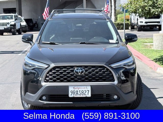 Used 2024 Toyota Corolla Cross XLE w/ Convenience Package FWD image 3