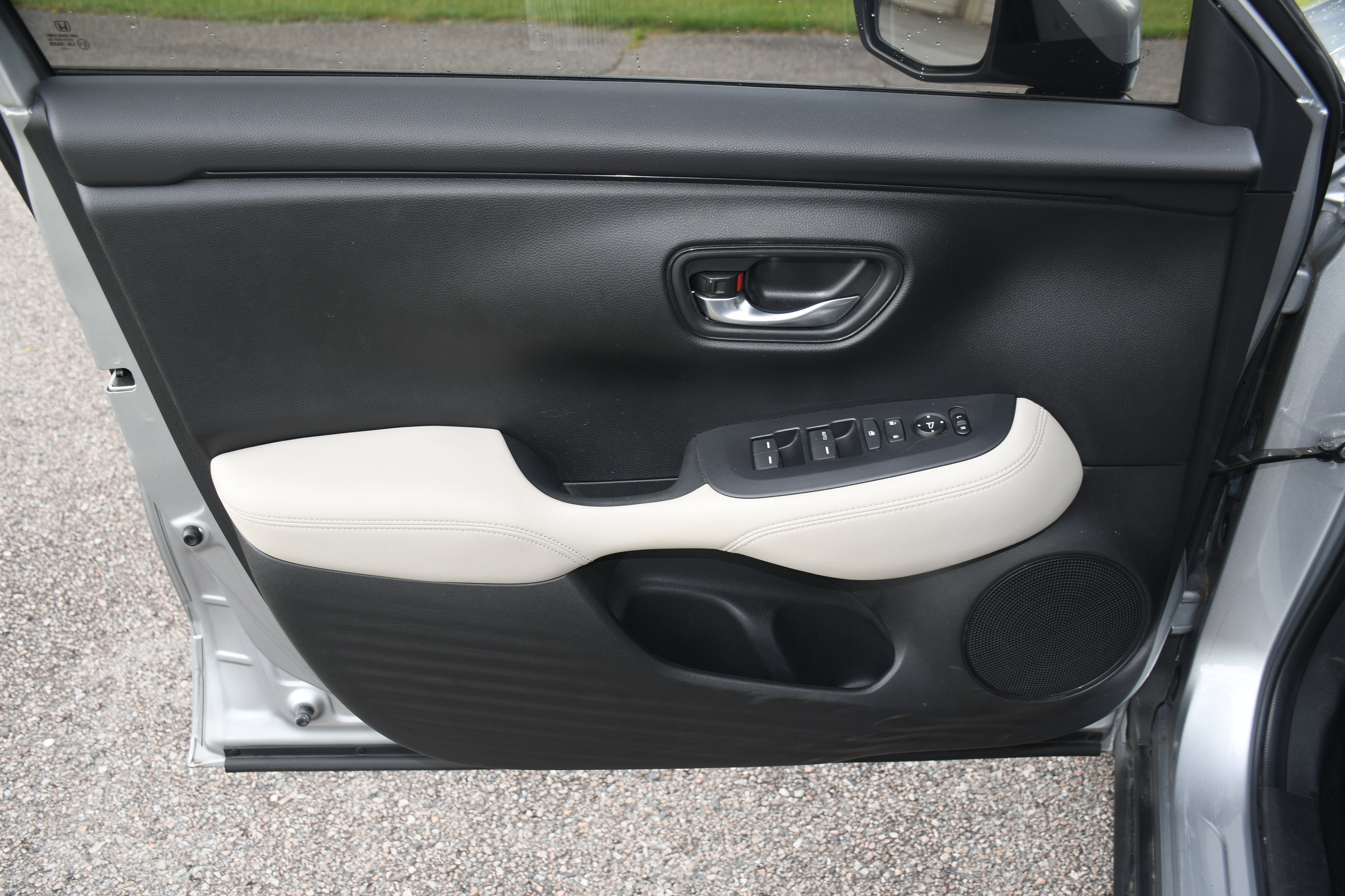 Used 2024 Honda HR-V LX image 9