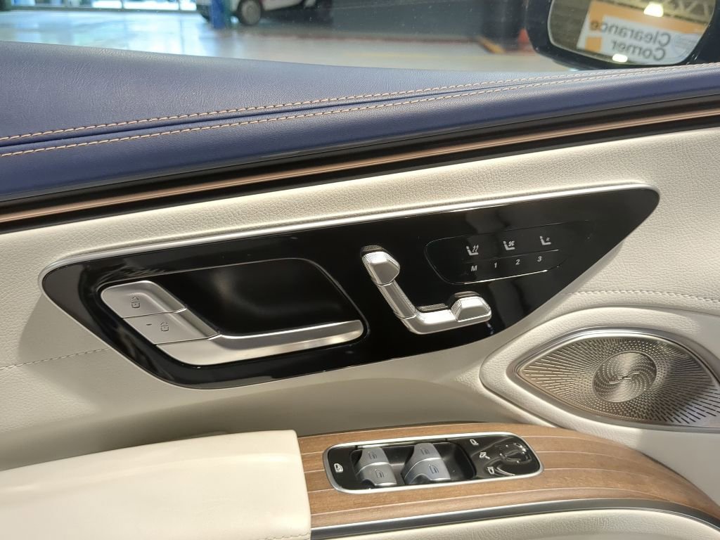 Certified 2022 Mercedes-Benz EQS 580 4MATIC Sedan image 15