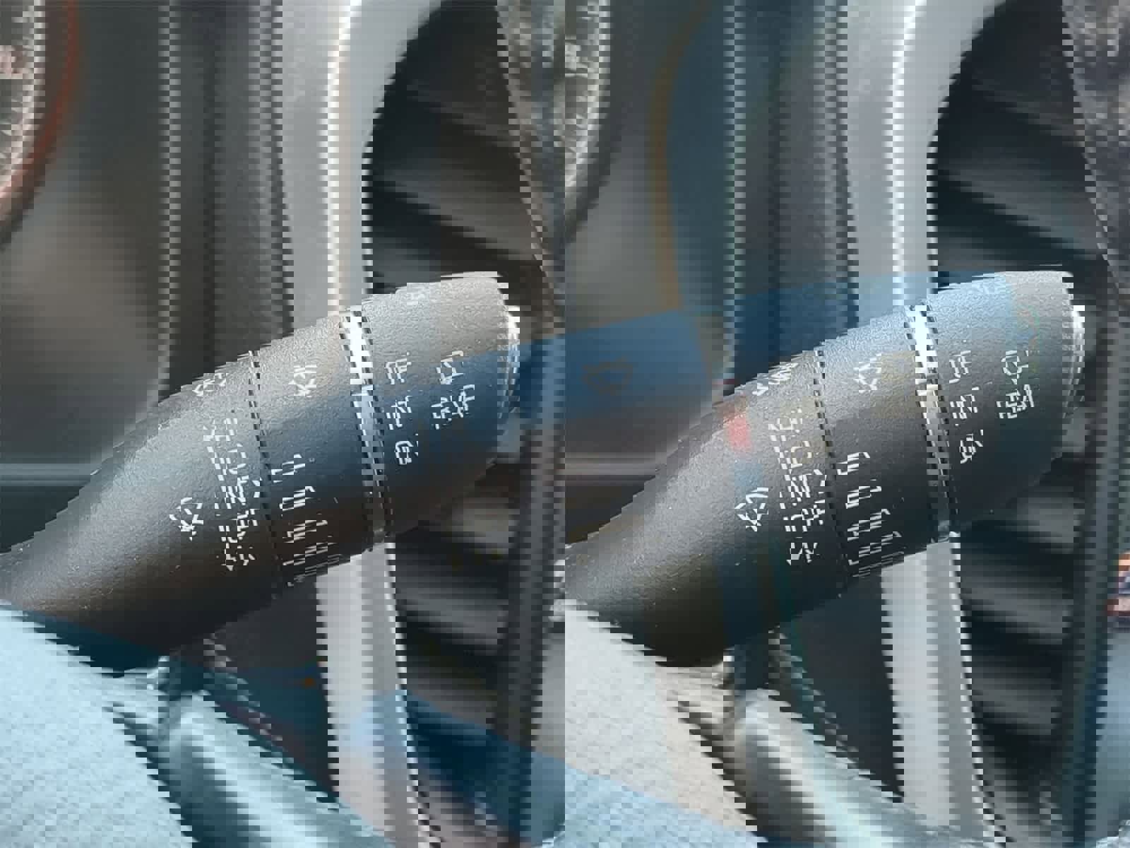 Used 2018 GMC Acadia SLT image 32