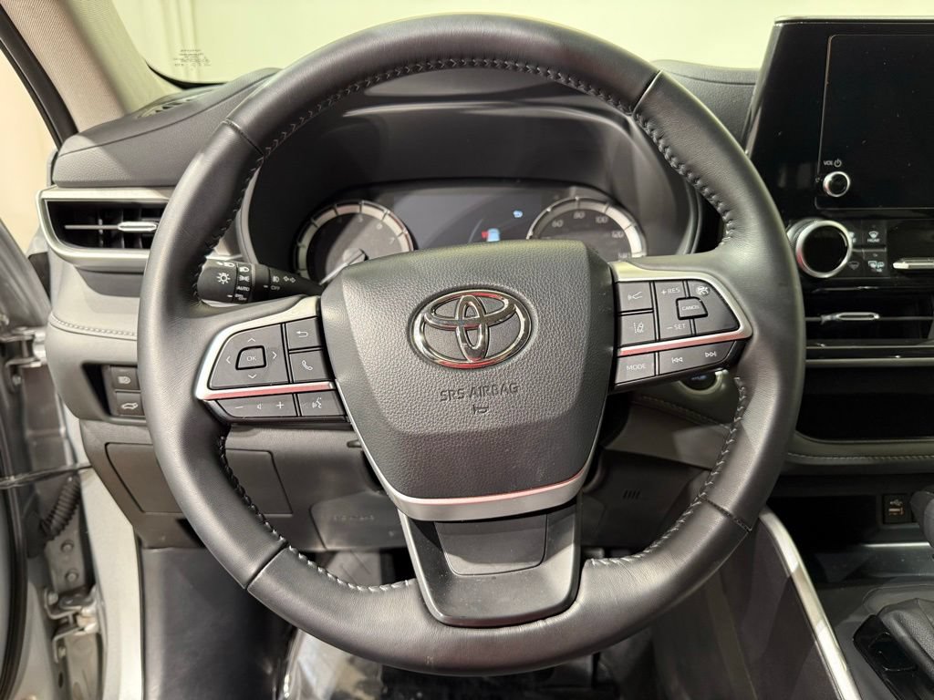 Certified 2025 Toyota Highlander LE AWD/4WD image 23